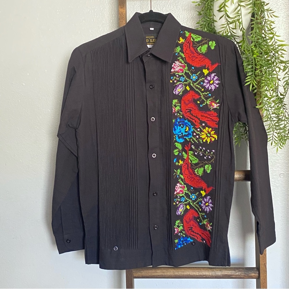 Mexican Embroidered Men’s Shirt - Picture 1 of 6